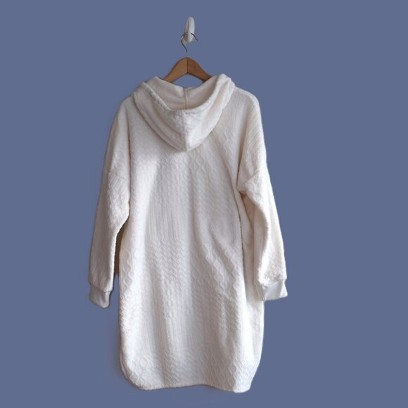 Plush Seep Robe- Denver Hayes- Size L- Off-white/cream - Picture 2 of 9